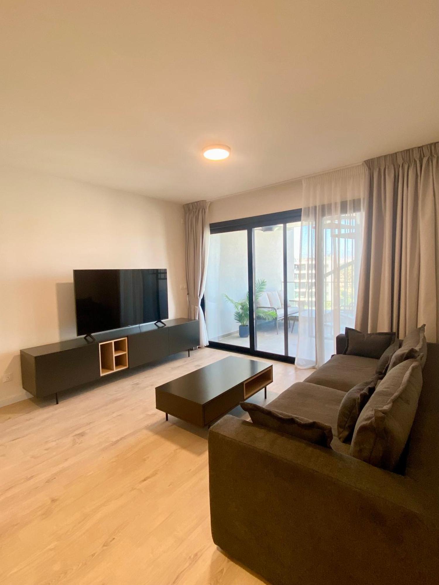 Sunset Gardens - Holiday Apartments - By Tlv Living ليماسول المظهر الخارجي الصورة