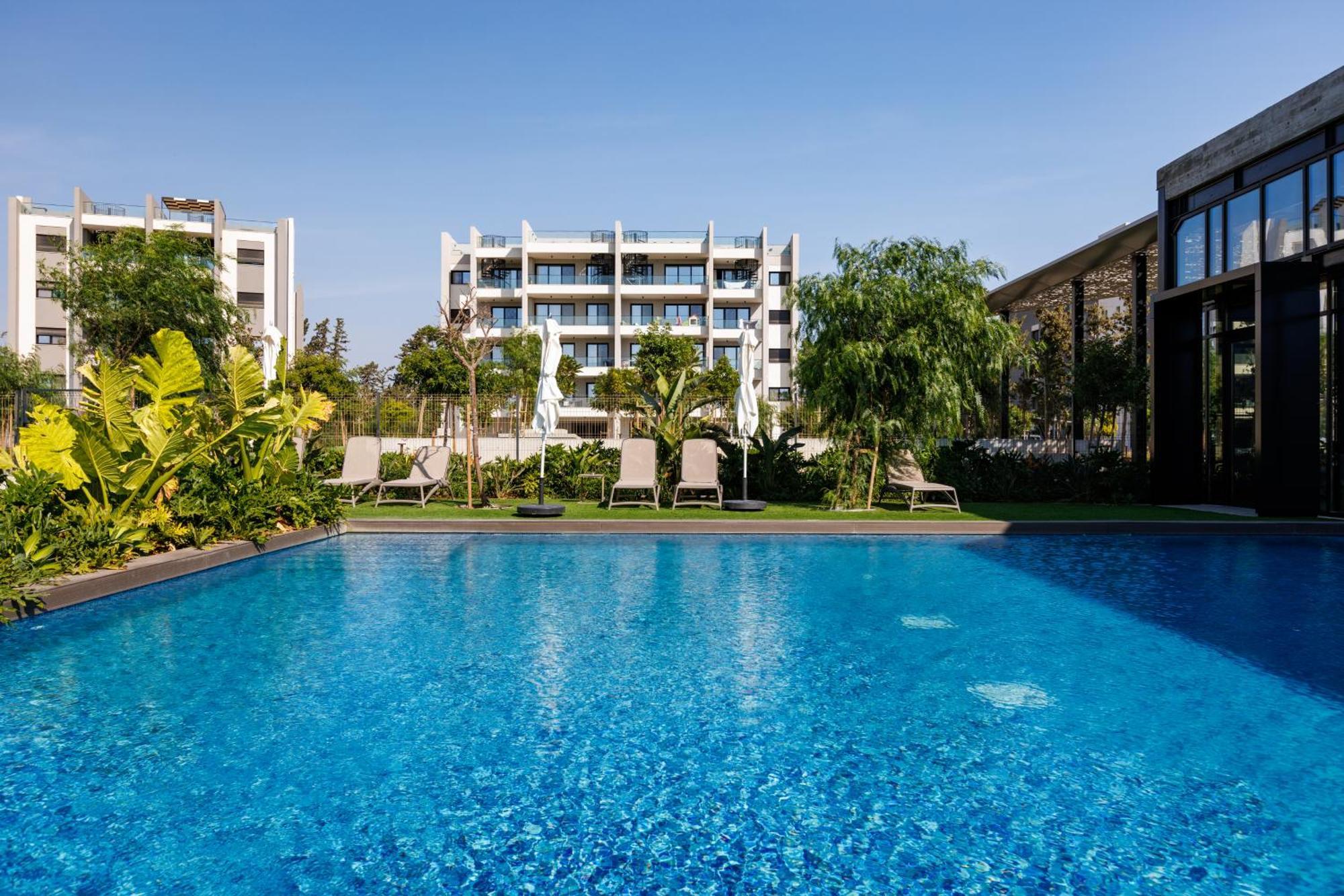 Sunset Gardens - Holiday Apartments - By Tlv Living ليماسول المظهر الخارجي الصورة