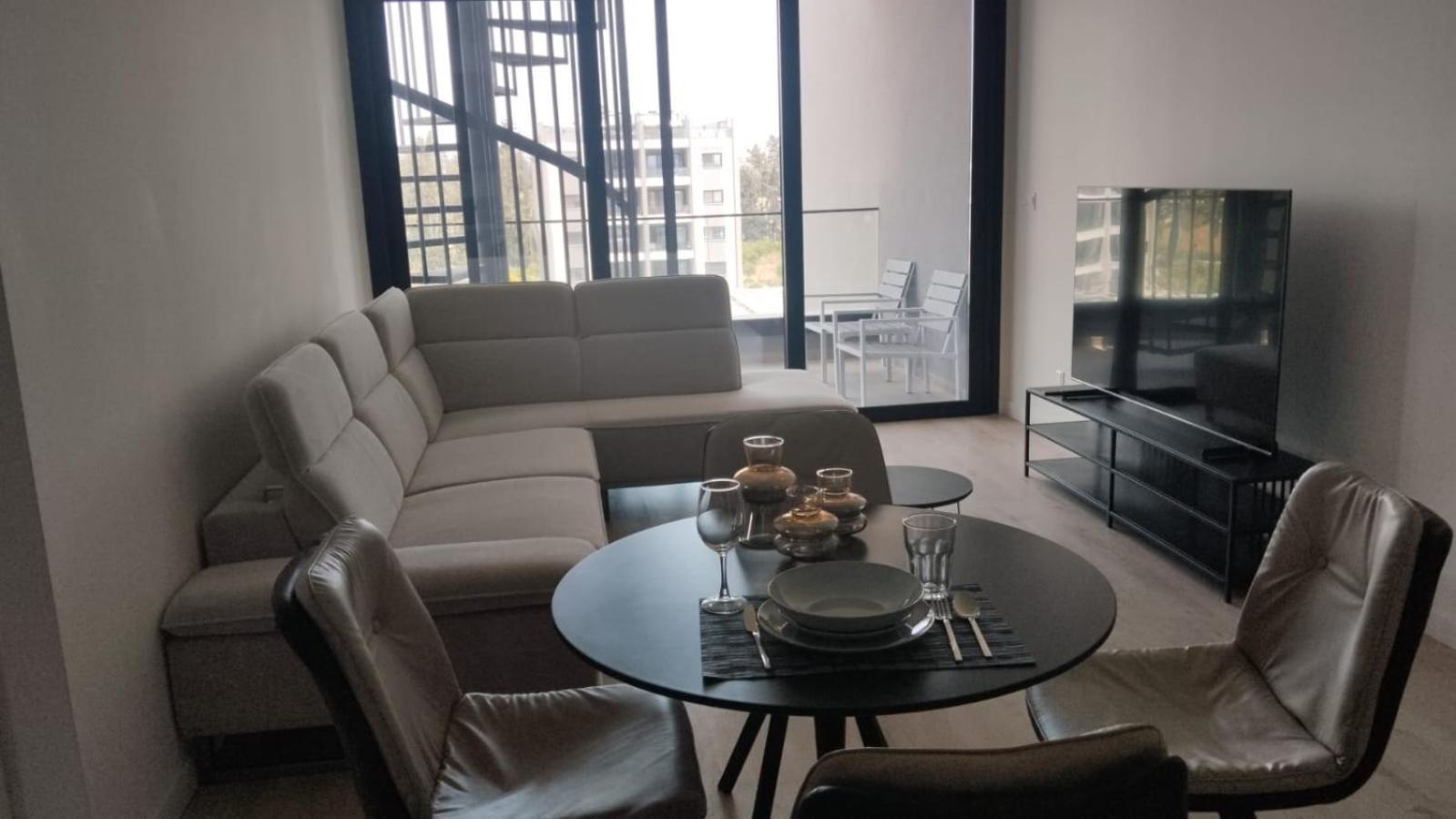 Sunset Gardens - Holiday Apartments - By Tlv Living ليماسول المظهر الخارجي الصورة